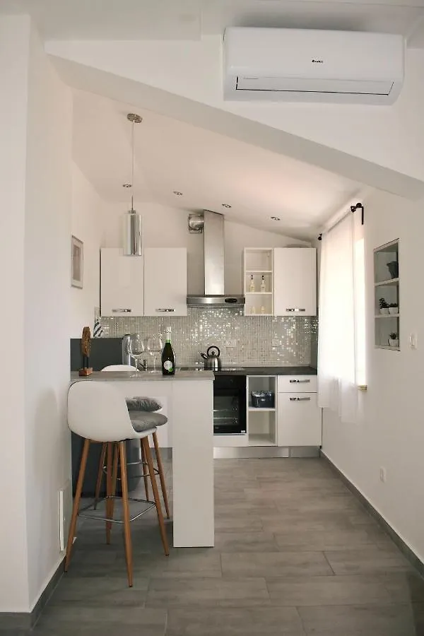 Klikly Apartment Labin